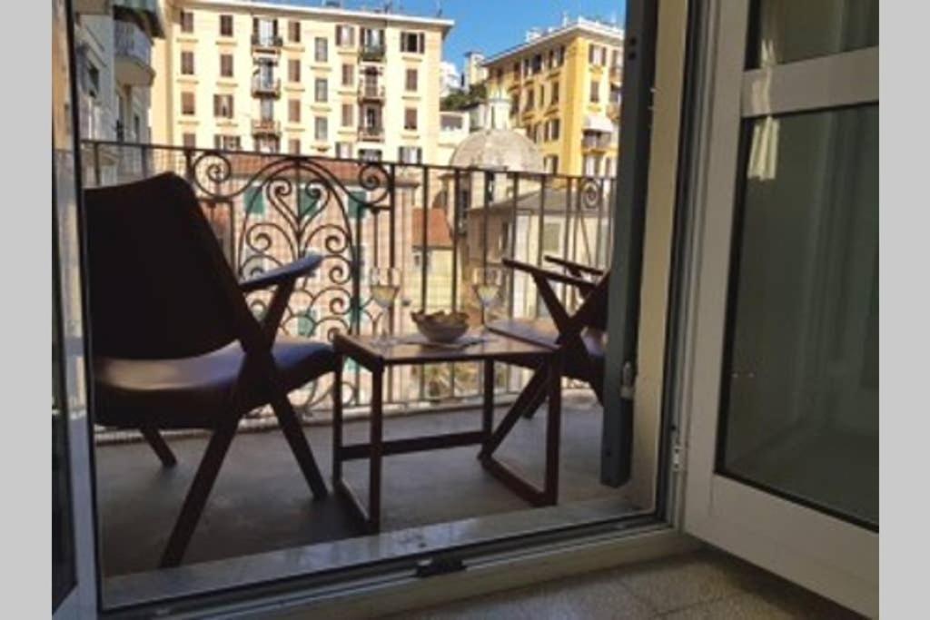 Casa Retro. Historic Center - La Spezia Apartment Exterior photo